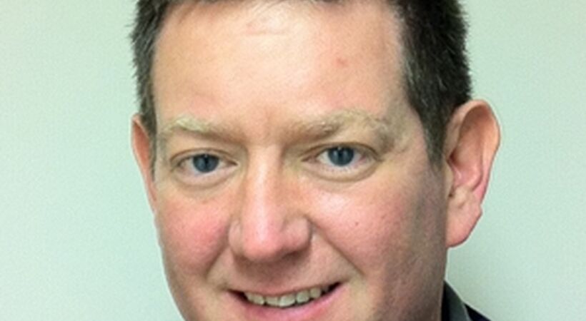 Contractor calls on industry to attract more professionals