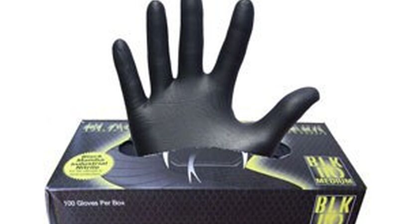 Black Mamba gloves make UK debut