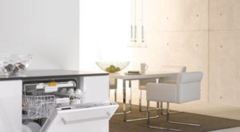 Fast-cycle dishwasher cleans-up in 18 minutes