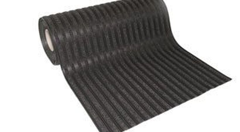 Solid back entrance mats